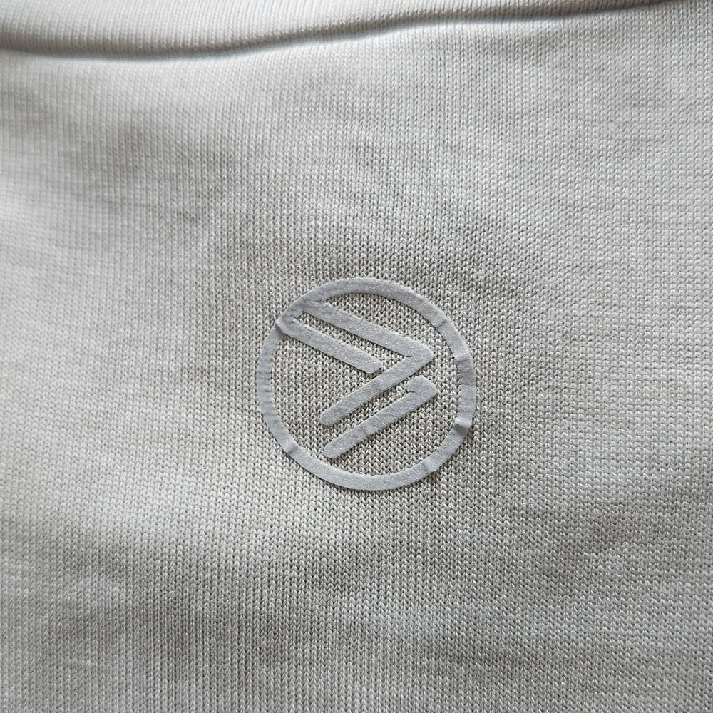 SAVVI - Grey Tank - Medium - Picture 4 of 5